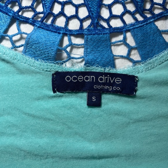 Bundle of 2 Beach Tops - Green Flowy Shirt Size Small - Floral Bandeau Medium - Picture 3 of 12